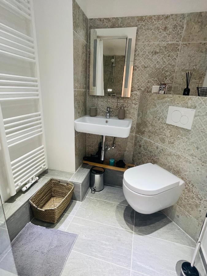 Modern * Zentral * Netflix * Arbeitsplatz Apartment Вупертал Екстериор снимка